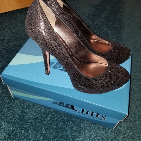 Black sparkly heels cliffs by white mountain - Picture 9 of 12